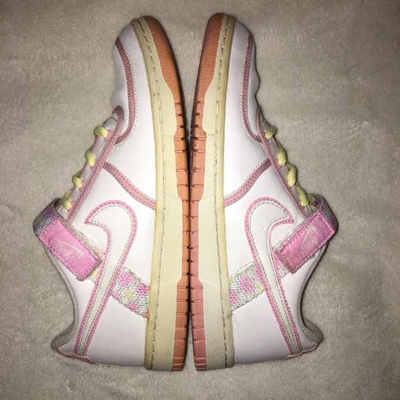 COPY - Women’s/Girls Nike Sneakers - Picture 4 of 8